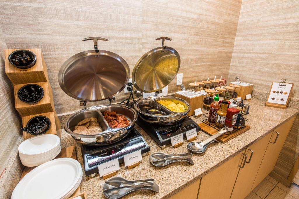Towneplace Suites Breakfast Hours: Enjoy a Delicious Morning Feast